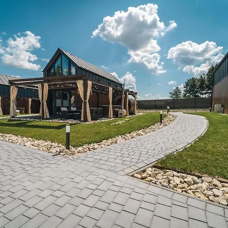 Village Sauna & Jacuzzi & Netflix Tworkowa