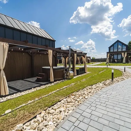 Village Sauna & Jacuzzi & Netflix