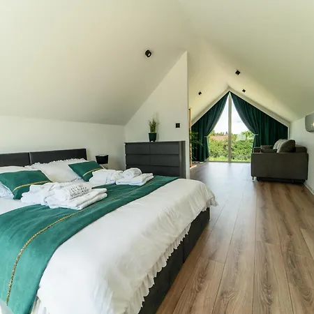 بيت للعطل Village Sauna & Jacuzzi & Netflix